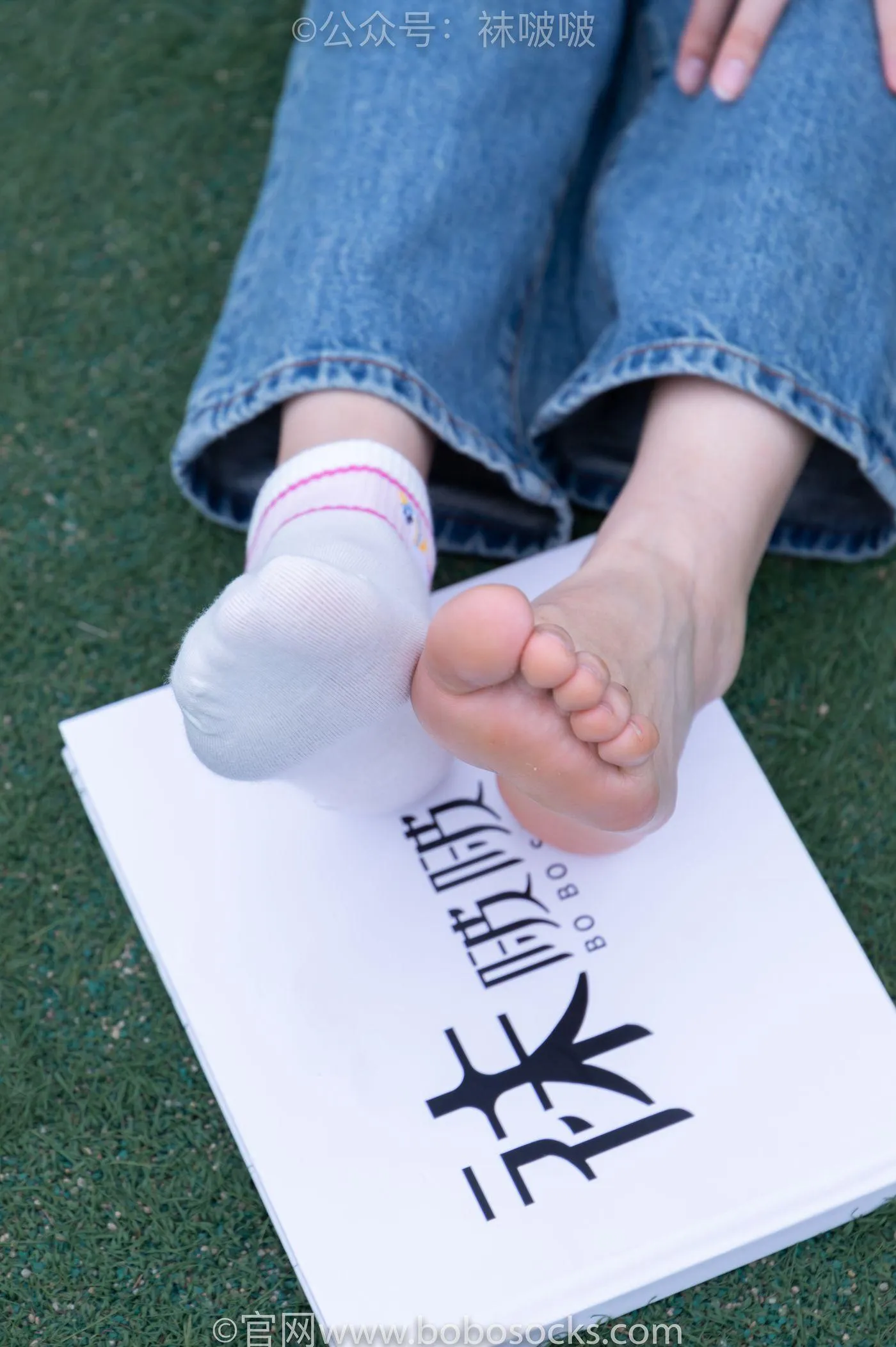 [BoBoSocks袜啵啵]NO.004 泡芙-vans帆布鞋、白棉袜、裸足 [127P]插图